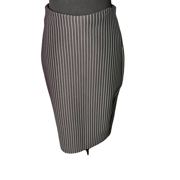 💜 3/25 Forever 21 Pin Striped Pencil Skirt, Size L - Picture 1 of 2